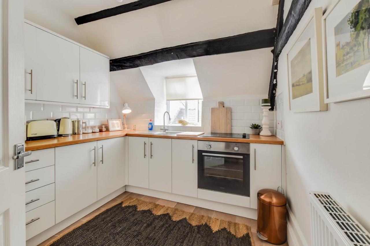 The Nook, Newly Available Relaxed 2 Bed, Cotswolds Apartment South Cerney Bagian luar foto